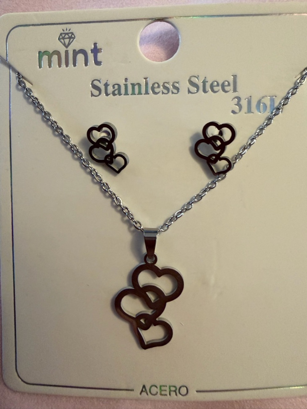 Mint NWT Silver Triple Heart Necklace with Matching Studs 20” - Picture 2 of 4